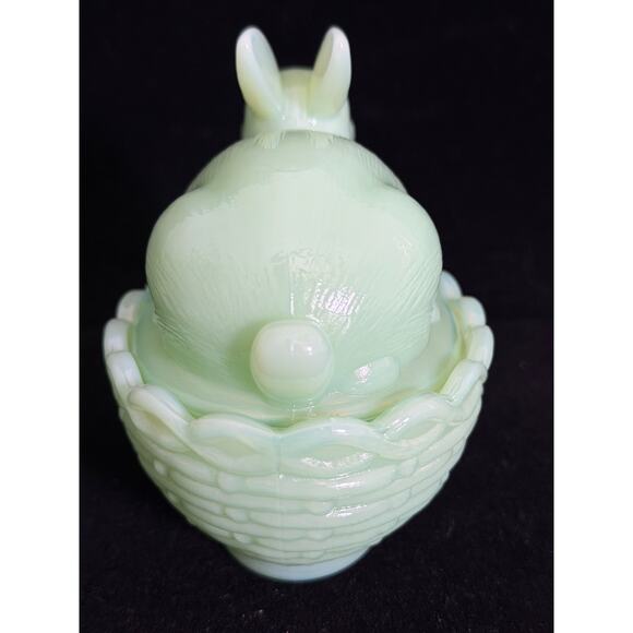Mosser Jadeite bunny on basket - Picture 3 of 5